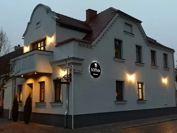 Gdzie zjeść w Kórniku? Odkryj najlepsze restauracje i bary