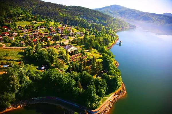 Najlepsze atrakcje w Tresnej, które zaskoczą każdego turystę