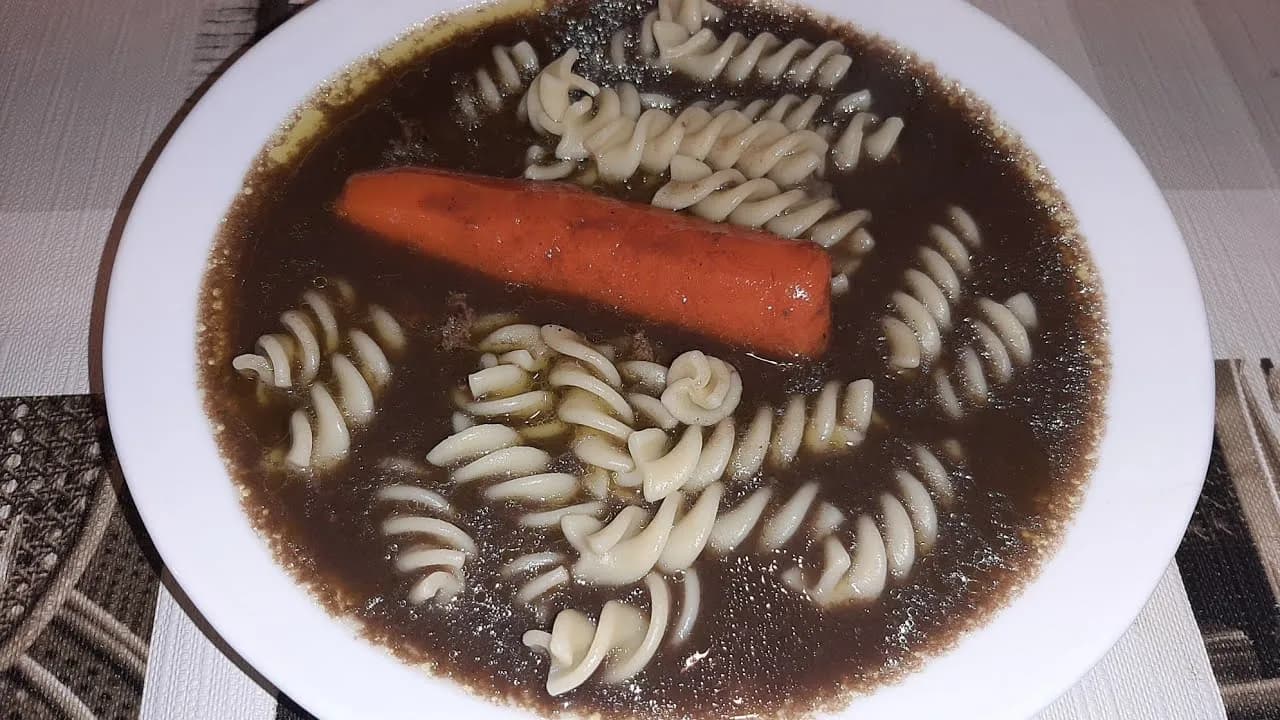 Gdzie zjeść czerninę w Poznaniu? Odkryj najlepsze miejsca na danie