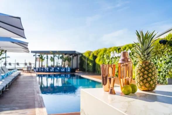 Najlepsze noclegi w Barcelonie: gdzie szukać idealnego miejsca?