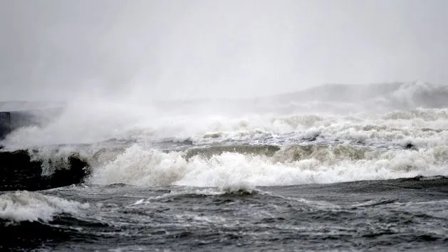 Sztormy na Bałtyku kiedy: uniknij niebezpieczeństw podczas wakacji